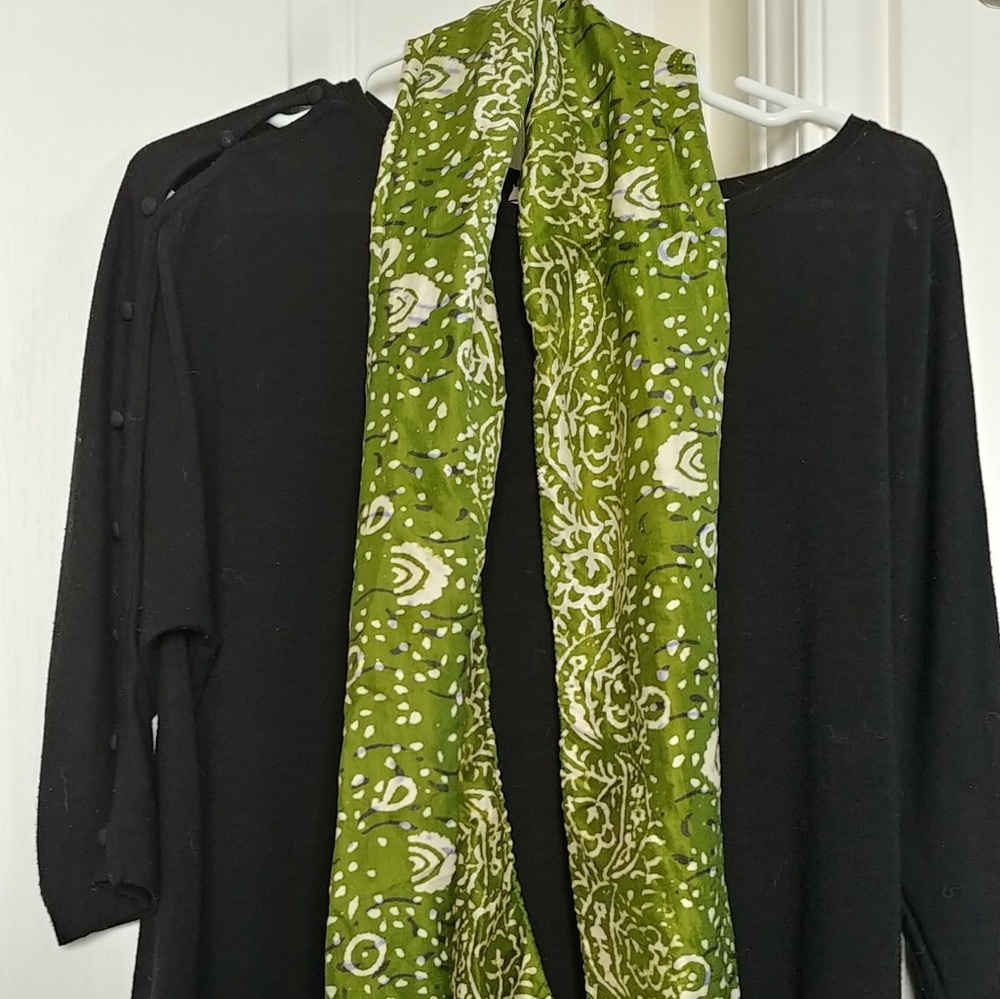 Scarf and necklace set